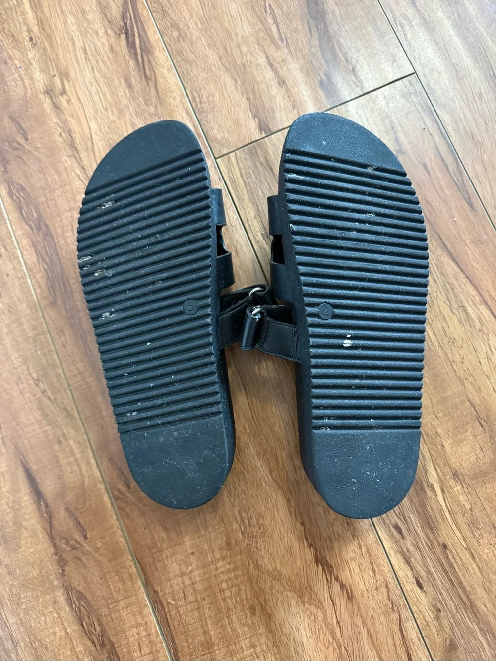 Steve Madden Mayven Black Cutout Leather Slide Sandals